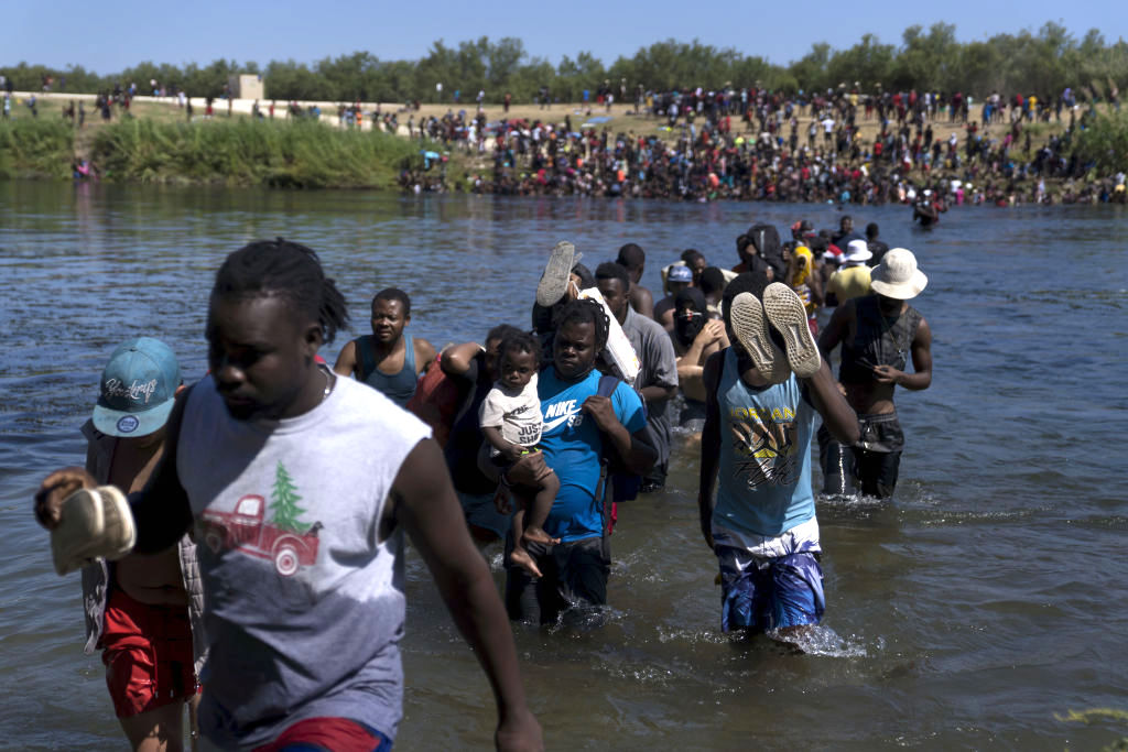 Thousands Of Migrants Gather In Del Rio As U.S. Closes Part Of Texas Border