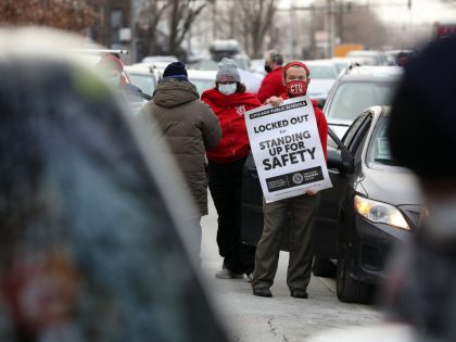 US-NEWS-CORONAVIRUS-CHICAGO-SCHOOLS-TB