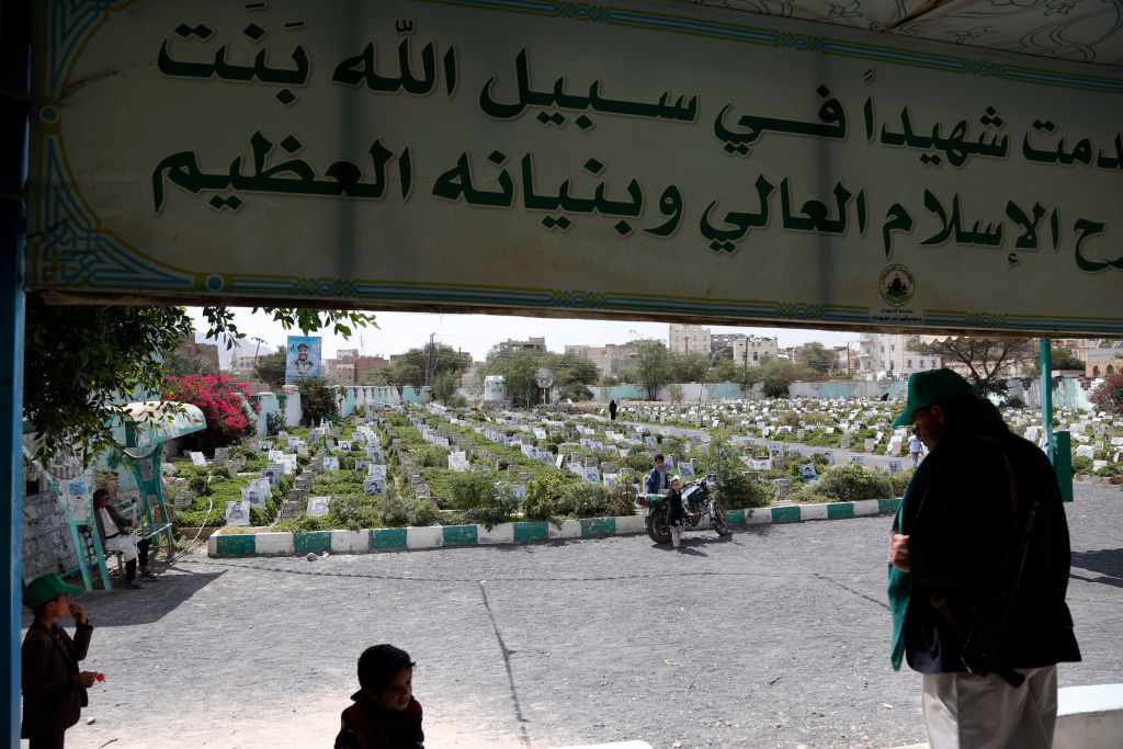 People Visit Graves Of War Victims  In Yemen 2022