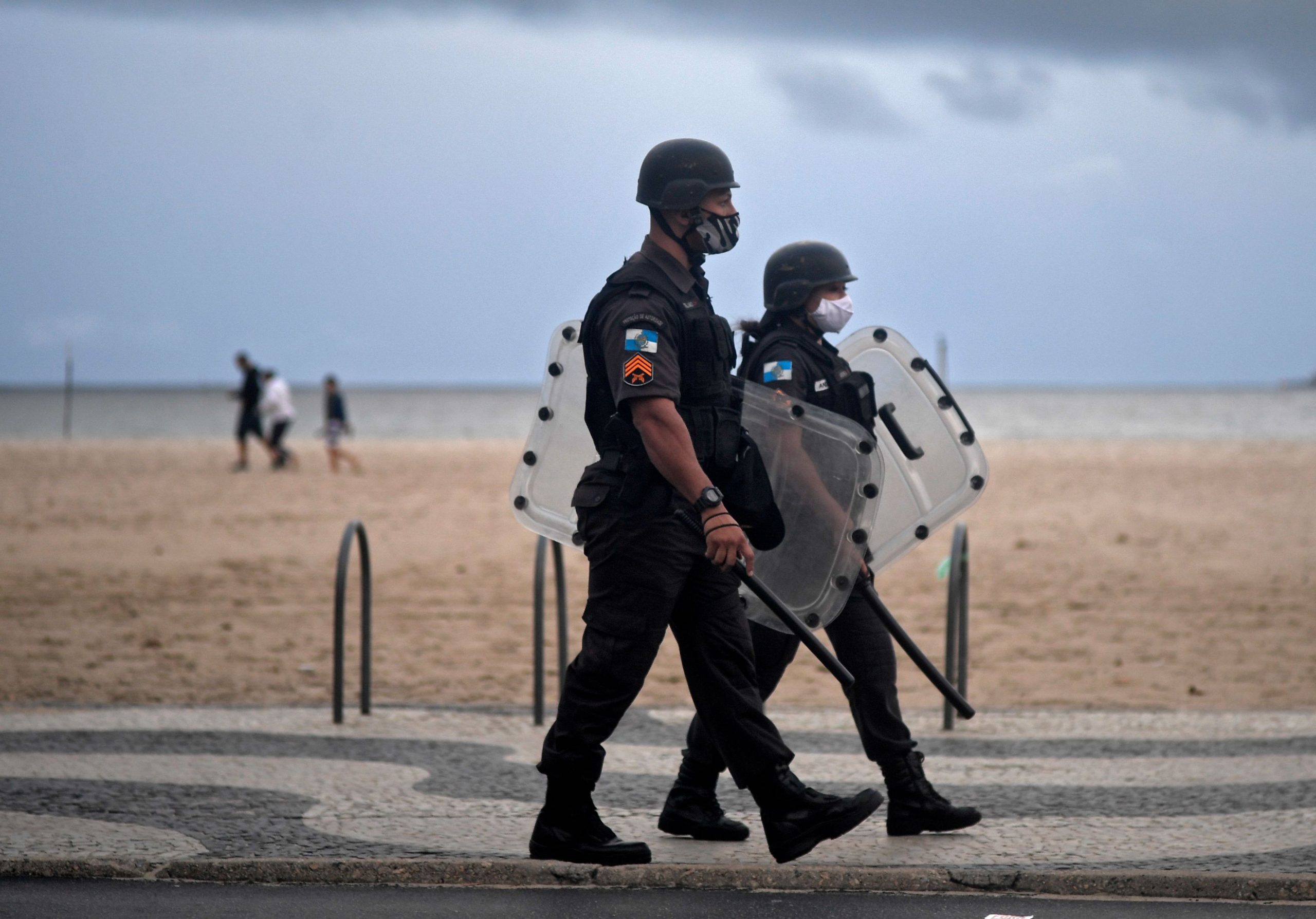 TOPSHOT-BRAZIL-HEALTH-VIRUS-BOLSONARO-PROTEST-GAY-PRIDE