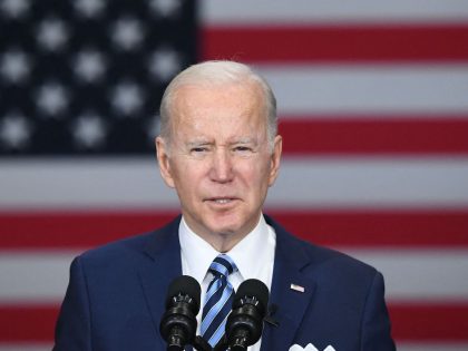 US-politics-economy-labour-BIDEN