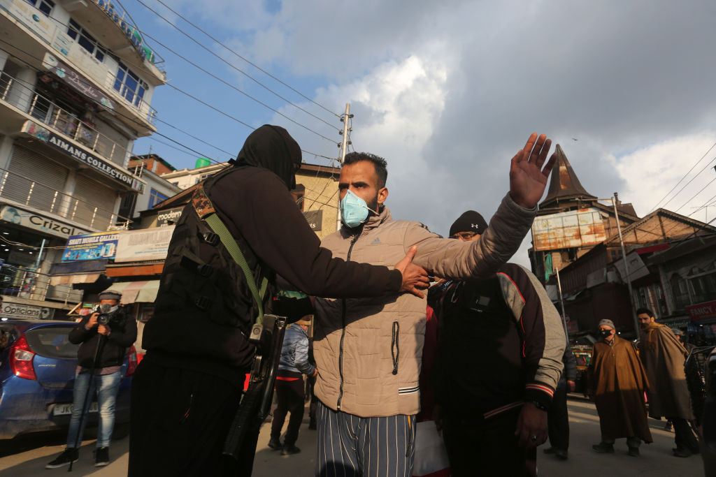 Grenade Attack On Security Personnel By Militants In Srinagar, 4 Injured