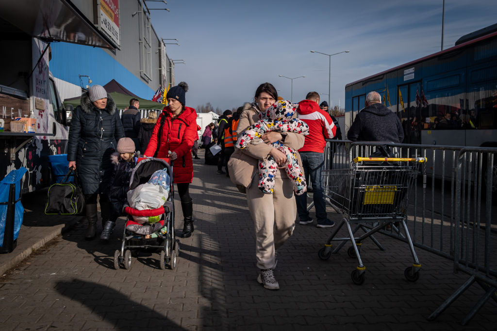 Thousands of Ukrainian refugees fleeing the war arrive in Poland