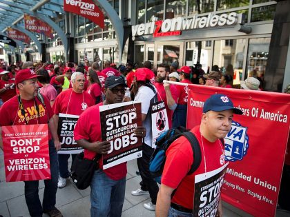Verizon Workers on Strike