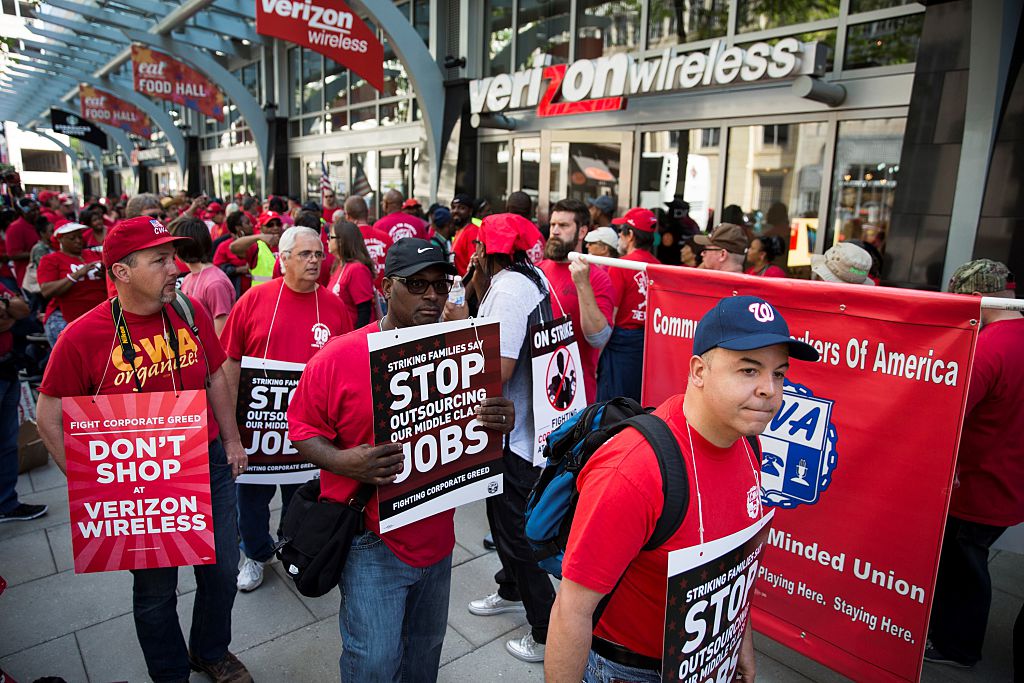 Verizon Workers on Strike