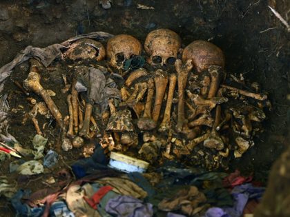 EL SALVADOR-EL MOZOTE-MASSACRE-EXHUMATION