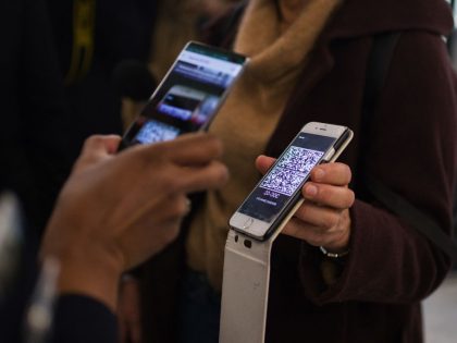 Orly Airport Implements 'TousAntiCovid' Coronavirus Tracing App