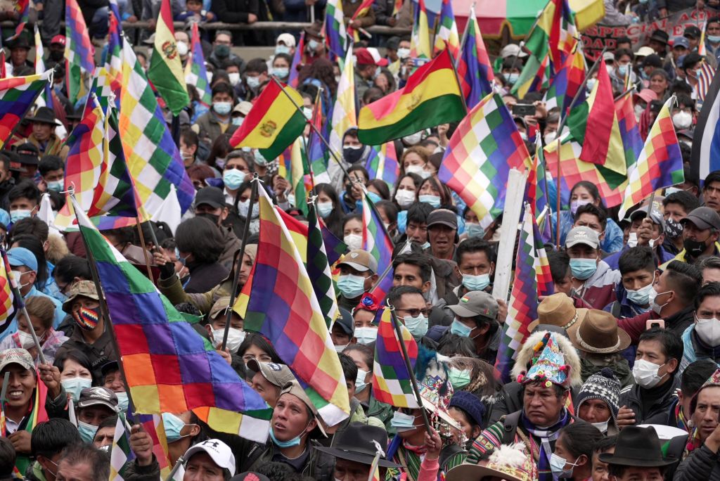 TOPSHOT-BOLIVIA-POLITICS-PRO-GOVERNMENT-MARCH