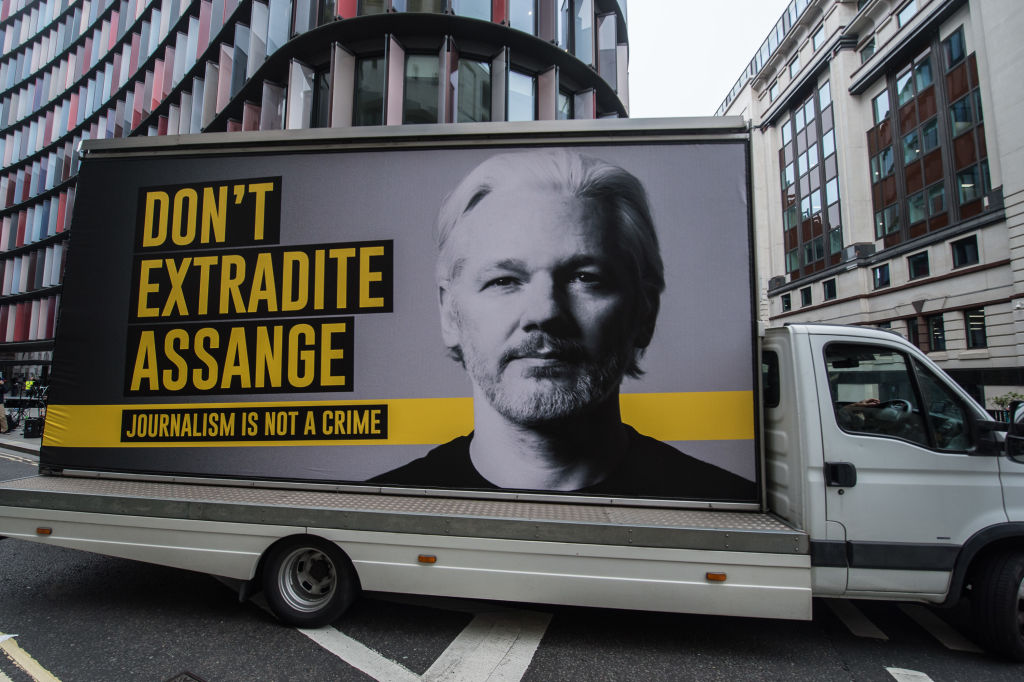 Extradition Trial For Julian Assange Begins At The Old Bailey
