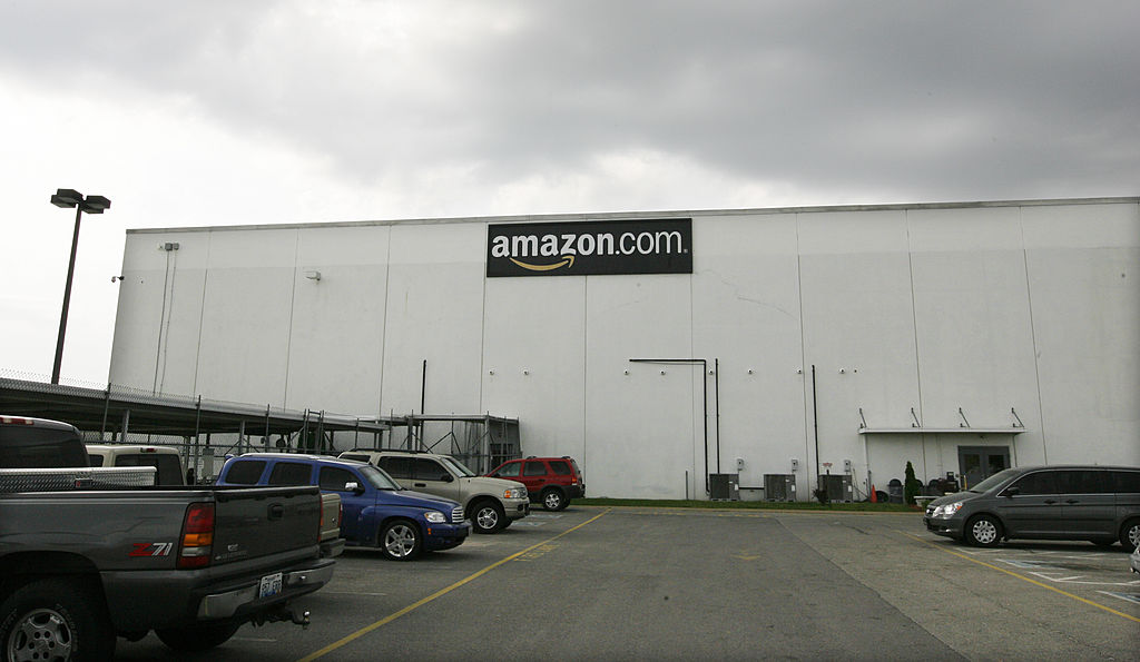 Amazon Begins Shipping New Kindle-DX