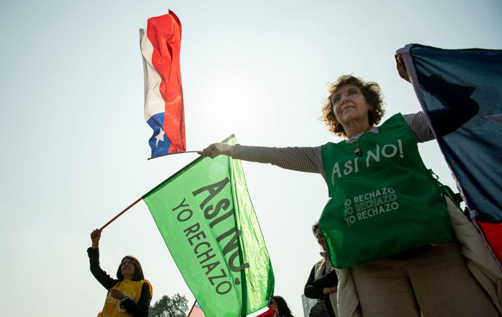 CHILE-CONSTITUTION-DRAFT-PROTEST