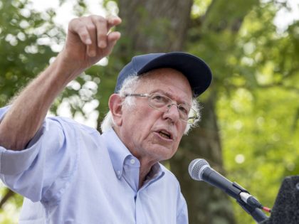 Senator Sanders &amp;amp; Union Leaders Hold 'The Working Class: Fighting Back Against Corporate Greed' Rally