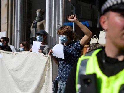 BRITAIN-ROYALS-QUEEN-DEATH-POLICE-PROTEST