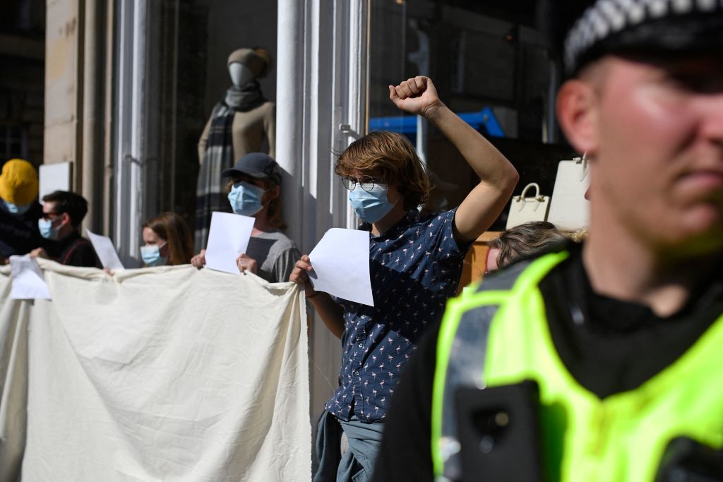 BRITAIN-ROYALS-QUEEN-DEATH-POLICE-PROTEST