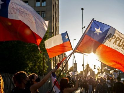 CHILE-CONSTITUTION-REFERENDUM-CAMPAIGN-APPROVAL