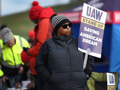 UAW Strike Continues, As Autoworkers Picket Outside Chicago's Ford Assembly Plant