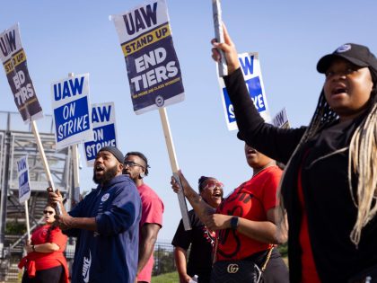 UAW Expands Walkouts To GM And Ford Locations