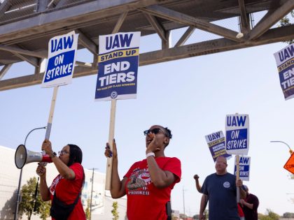 UAW Expands Walkouts To GM And Ford Locations