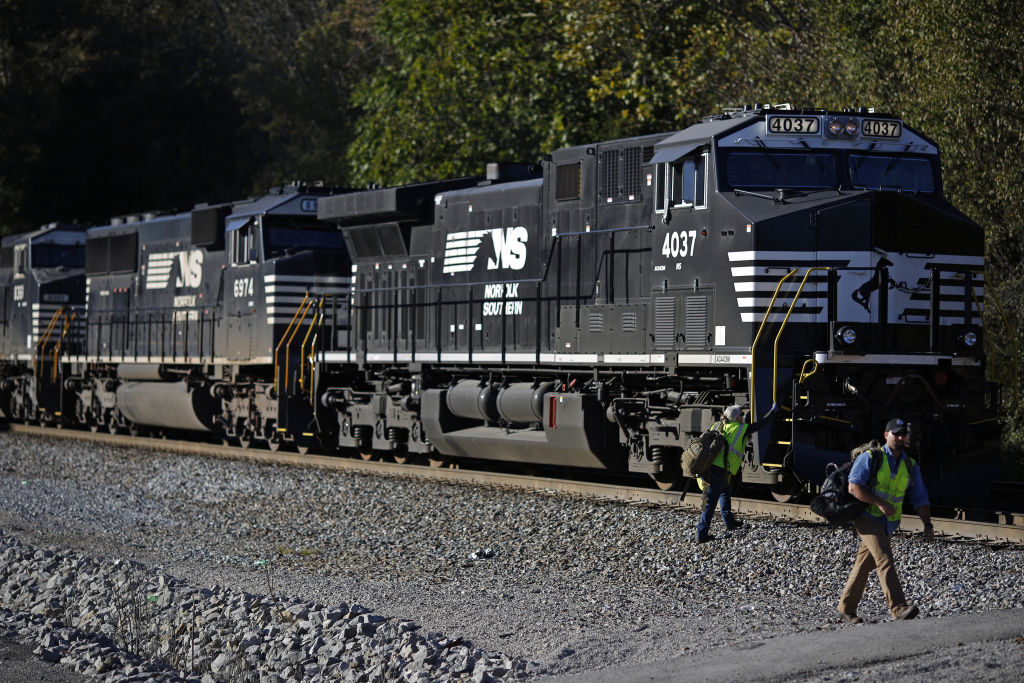 Norfolk Southern Corp. Trains Haul Freight Ahead Of Earnings Figures