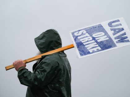 GM Reaches Tentative Agreement With UAW Ending Six-Week Strike