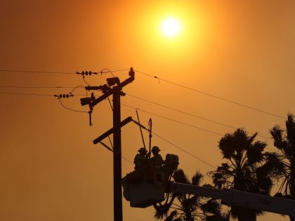 Santa Ana Winds Stokes Multiple Wildfires In Southern California