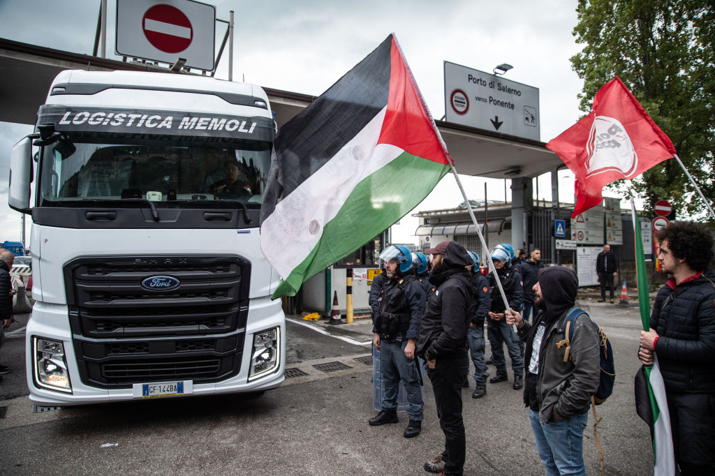Pro-Palestinian Activists Block Salerno Port
