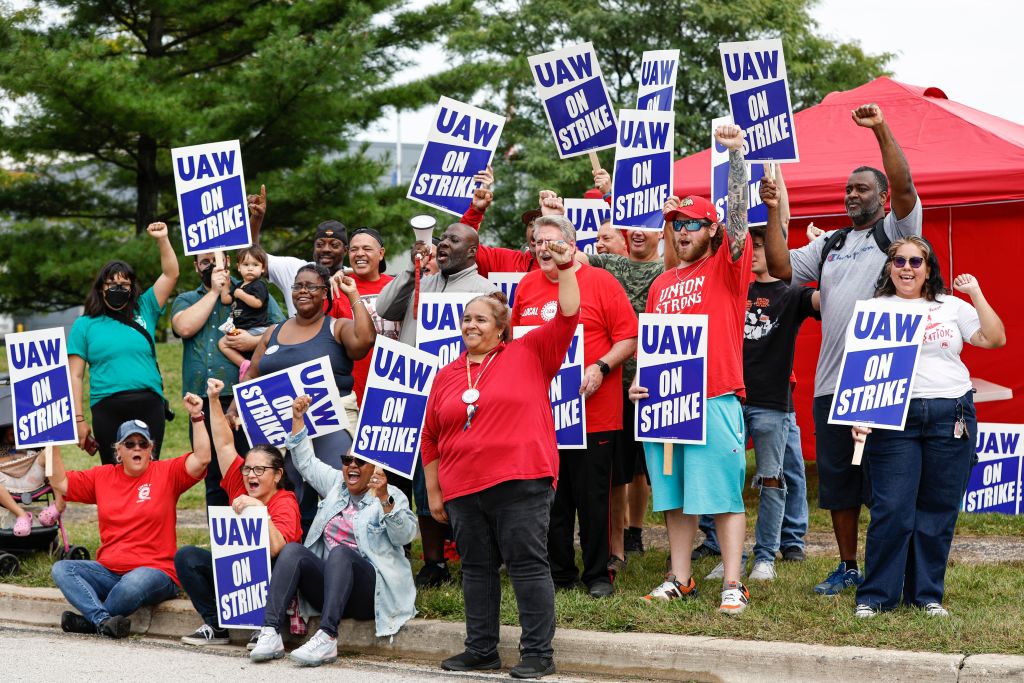 TOPSHOT-US-AUTOMOBILE-UNIONS-STRIKE