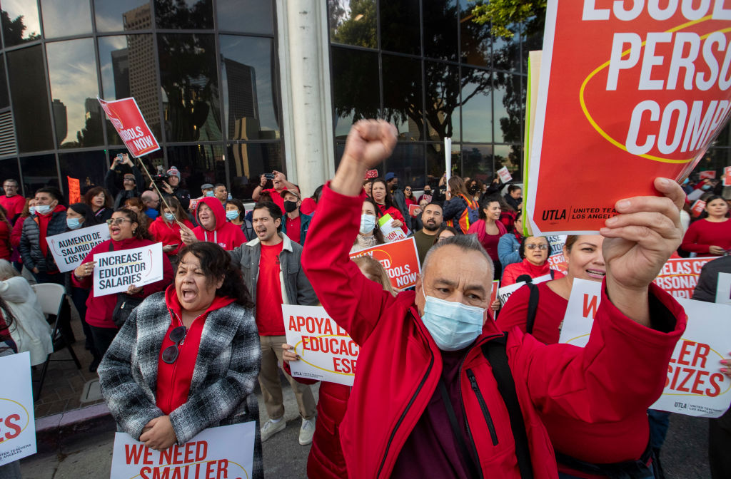 UTLA members, students, parents and community leaders rally