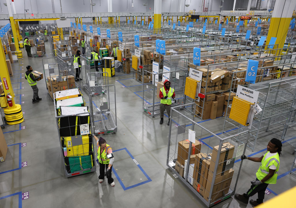 Amazon Delivery Station In Georgia Fulfill Orders On Cyber Monday