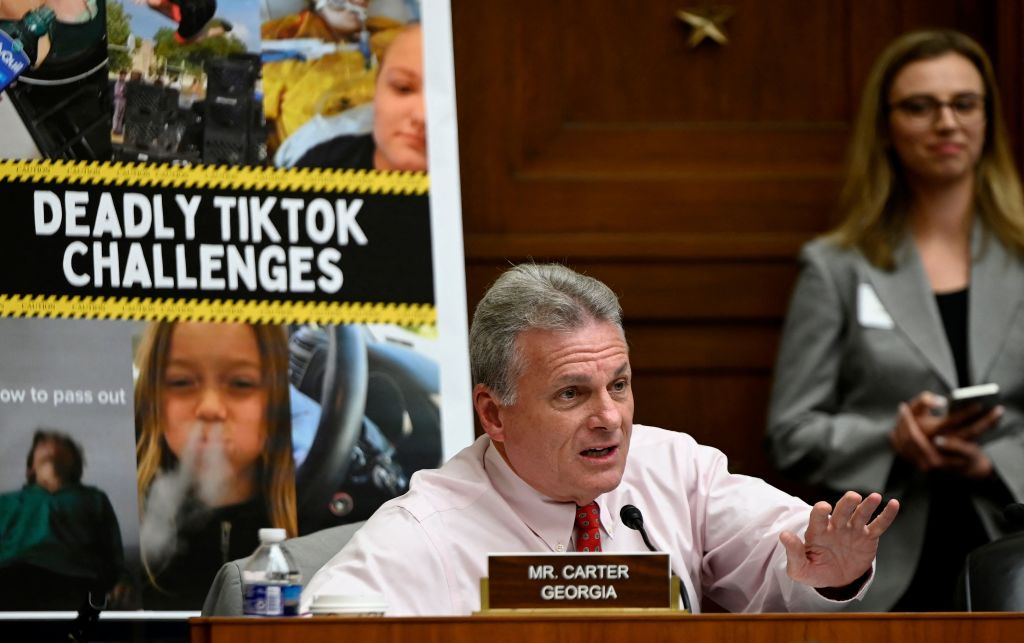 US-China-internet-technology-telecoms-politics-computers-wireles