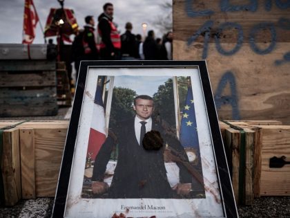 TOPSHOT-FRANCE-POLITICS-PENSIONS-DEMO-NUCLEAR