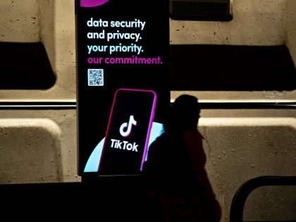 TikTok CEO Fails To Placate US Lawmakers Eager to Ban