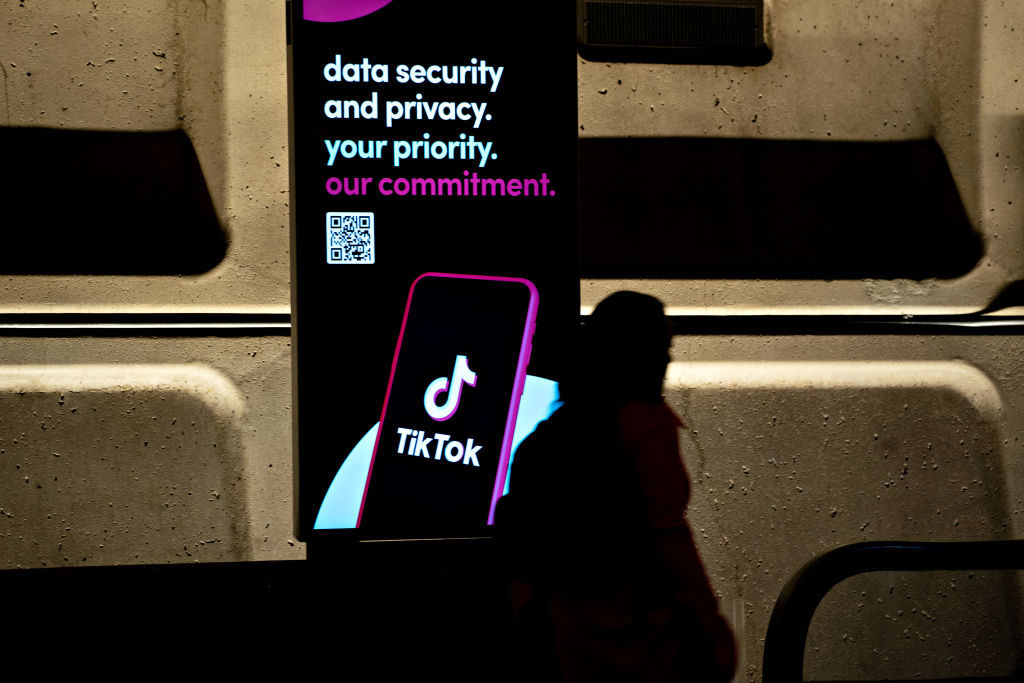 TikTok CEO Fails To Placate US Lawmakers Eager to Ban