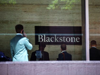 Blackstone Profit Slides as Dealmaking Hit By Market Tumult