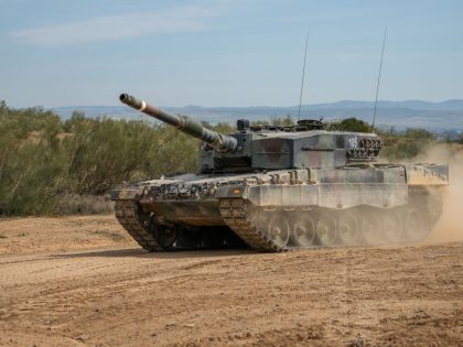 Spain Trains Ukrainian Military on Leopard 2A4 Tanks
