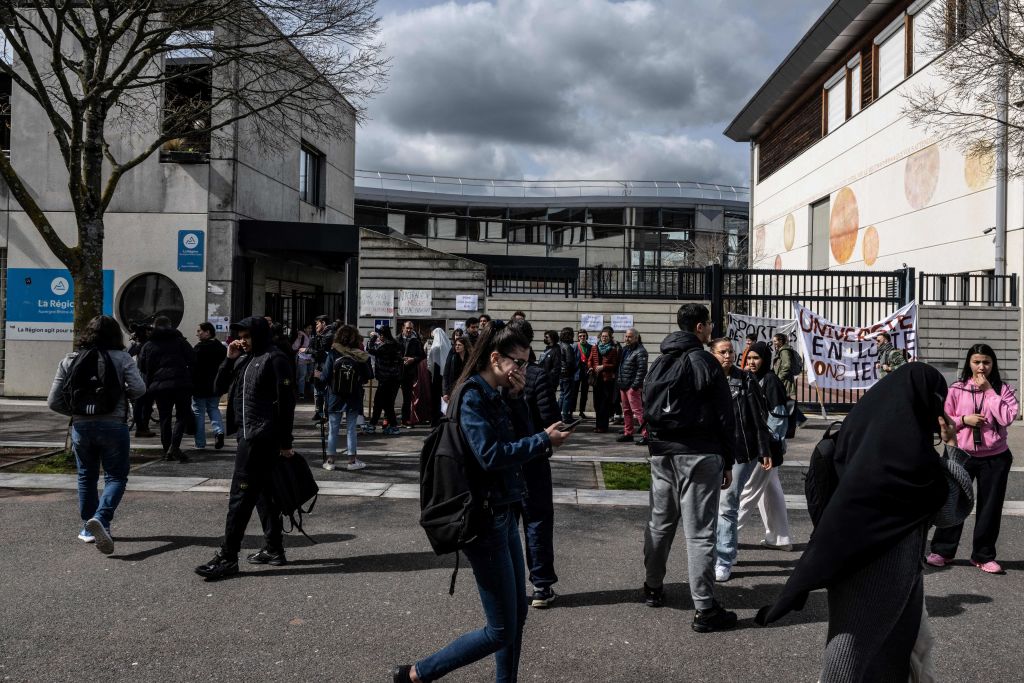 FRANCE-POLITICS-PENSIONS-DEMO-EDUCATION-STRIKE