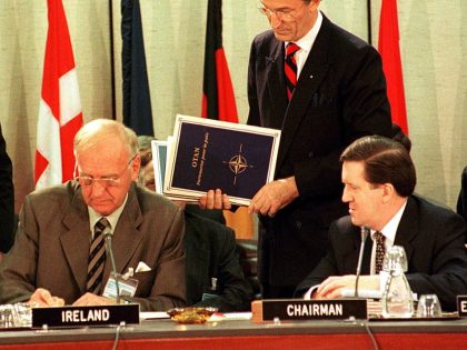 BELGIUM-NATO-IRELAND-ANDREWS-ROBERTSON