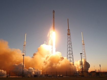 SpaceX Falcon9 blasts off