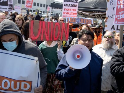 Amazon labor rally on the eve of a Staten Island union vote