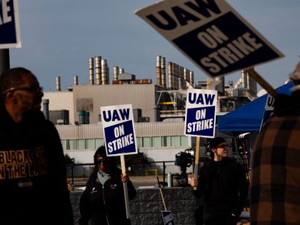 United Auto Workers Go On Strike After Contract Talks Break Down