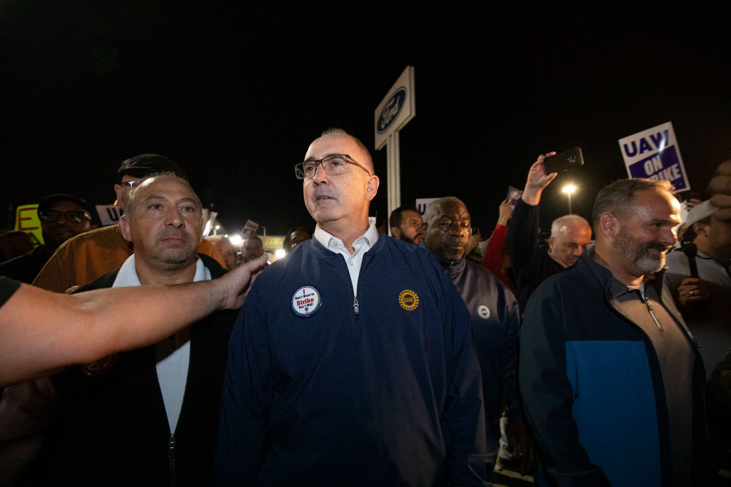 United Auto Workers Hold Limited Strikes As Contract Negotiations Expire