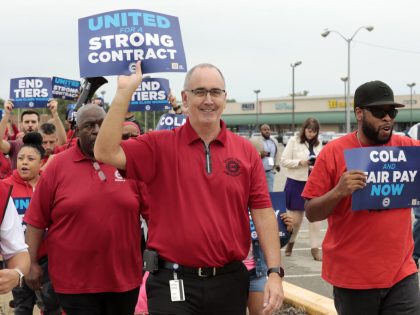 United Auto Workers Union Holds Practice Picket As Strike Looms