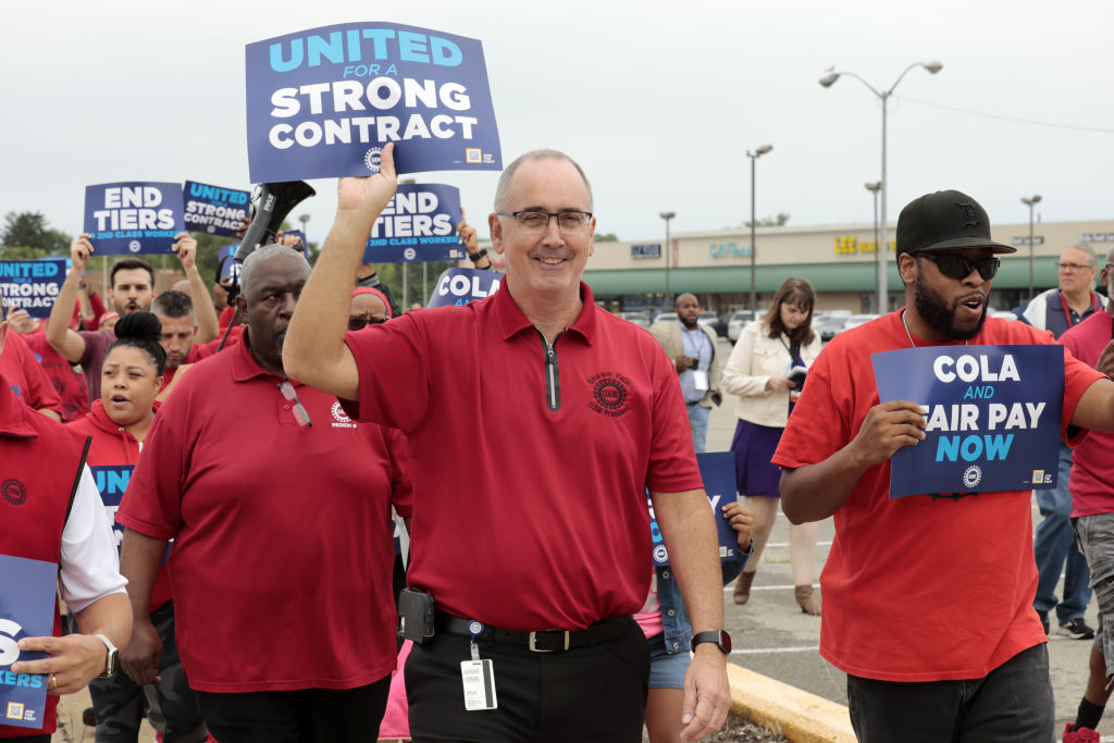United Auto Workers Union Holds Practice Picket As Strike Looms
