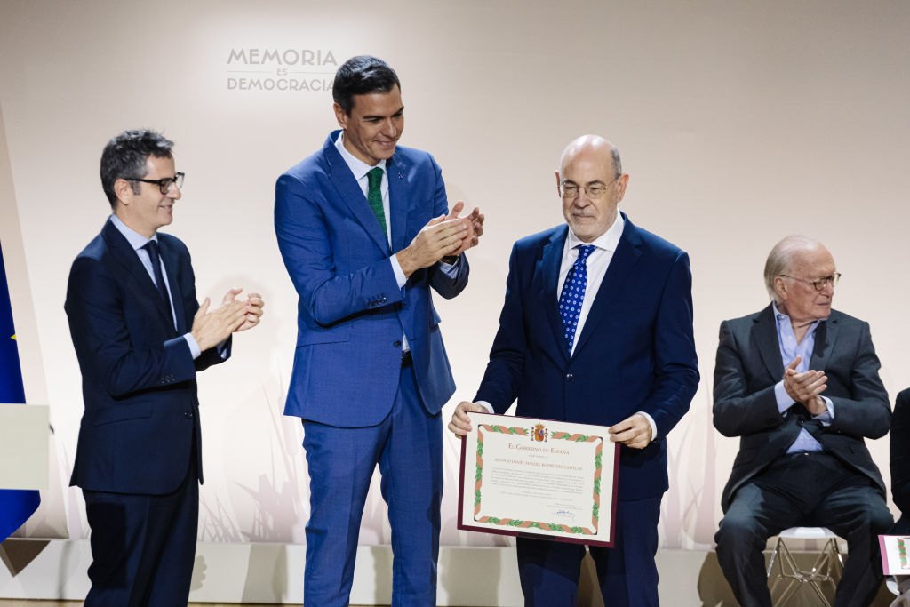 Government Honors All Victims Of War And Dictatorship