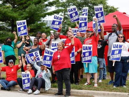 TOPSHOT-US-AUTOMOBILE-UNIONS-STRIKE