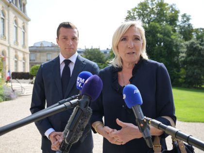 TOPSHOT-FRANCE-POLITICS-GOVERNMENT-PARTIES