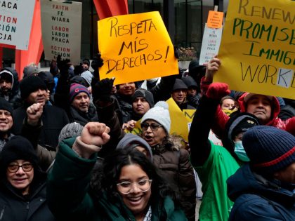 US-NEWS-US-ECONOMIC-IMMIGRATION-TB