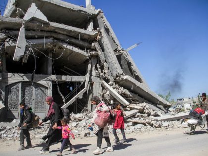 MIDEAST-GAZA CITY-PALESTINIANS-BEIT LAHIA-FLEEING