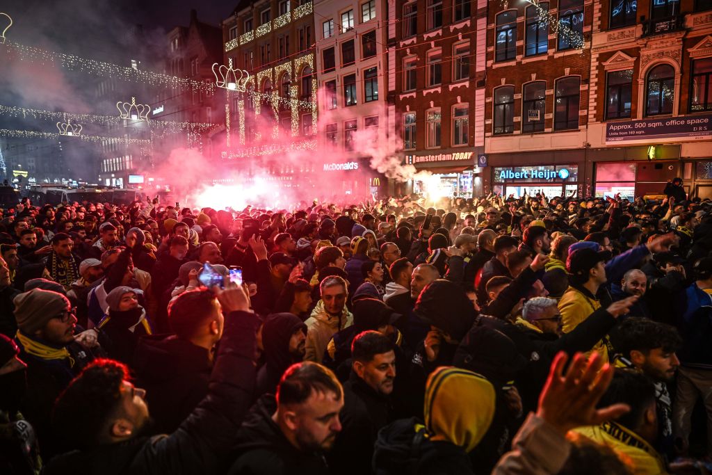 Pro-Israel Maccabi fans stage demonstration in Amsterdam, at least ten arrests