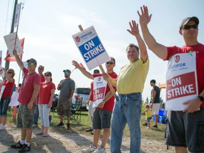 GM Hit With First Canada Strike in Decades on Nafta Losses